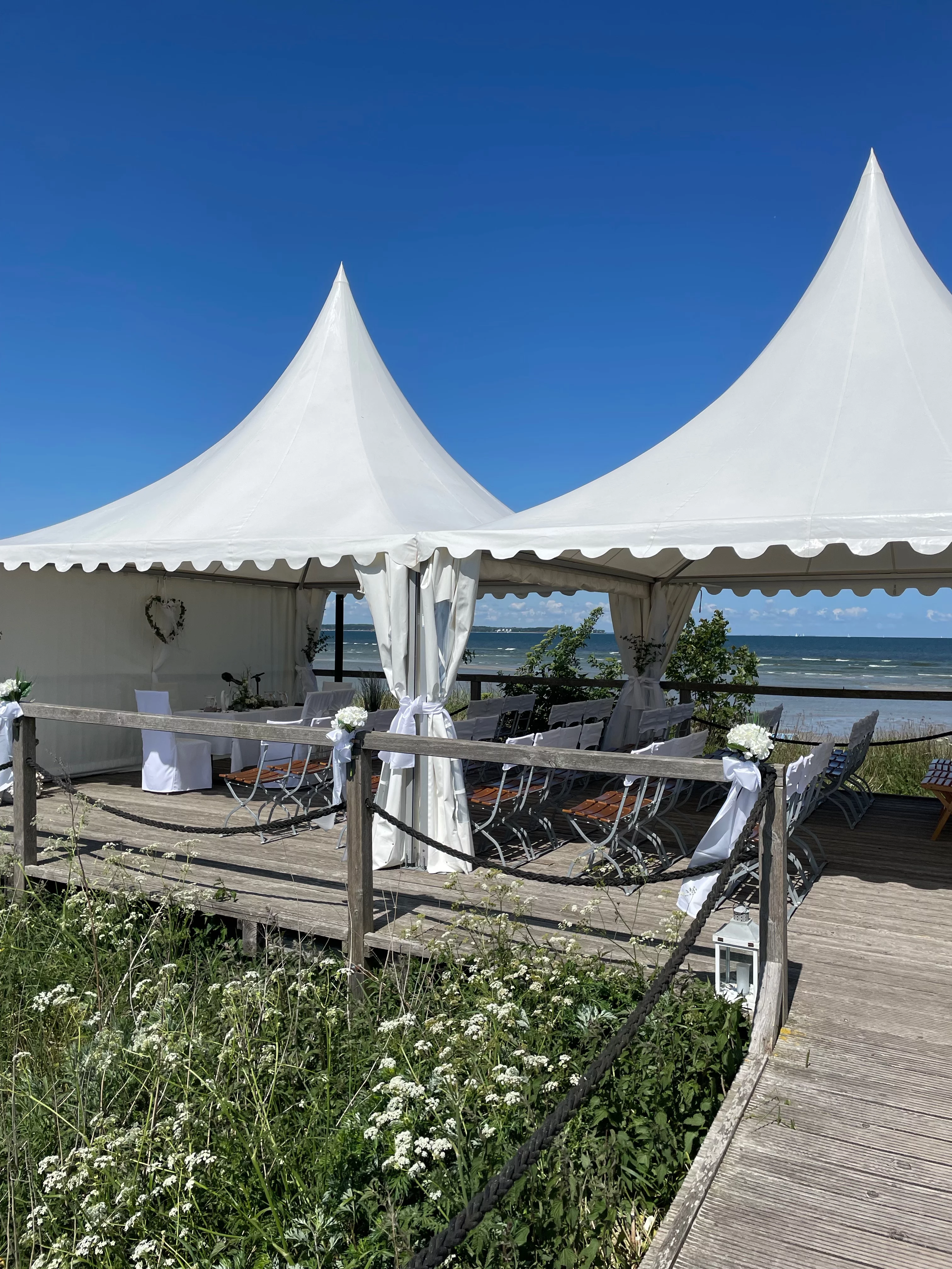 Strandhochzeit in der Gemeinde Stein